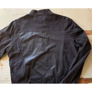 DYNE : half zip black shirt